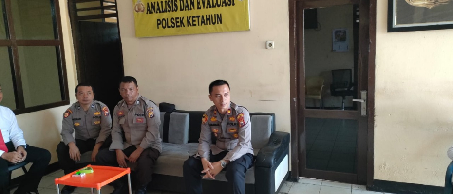 Pimpin Anev Mingguan, Kapolsek Berikan Arahan dan Semangat Dalam Pelaksanaan Tugas Anggotanya
