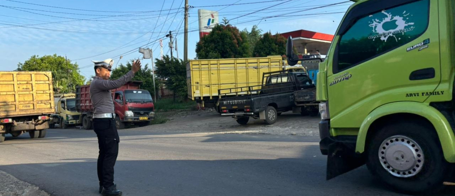 Polsek Ketahun Berikan Pelayanan Lalu Lintas Kepada Masyarakat