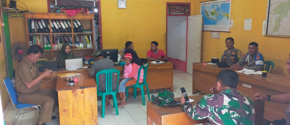 Jaga Silaturahmi dan Kemitraan, Kapolsek dan Bhabinkamtibmas Sambangi Kantor Desa