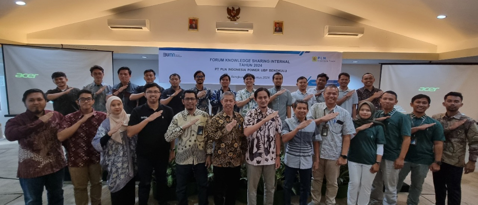 Sesi Foto Bersama Peserta Forum Knowledge Sharing Internal Tahun 2024