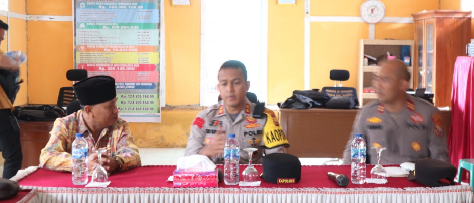 Kapolres Rejang Lebong dan Kapolsek Bermani Ulu Gelar Jumat Curhat Bersama Warga Kecamatan Bermani Ulu 