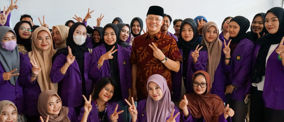 Peringati Hari Kesaktian Pancasila: Mahasiswa STIA Antusias Kuliah Bareng Rohidin Mersyah