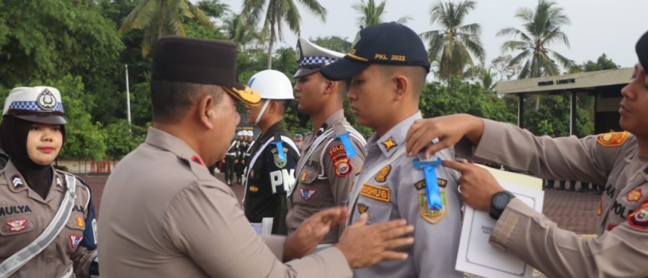 Wakapolda Bengkulu Pimpin Apel Gelar Pasukan Operasi Zebra Nala 2024, Fokus pada Tertib Lalu Lintas dan Keamanan Menjelang Pelantikan Presiden Terpilih
