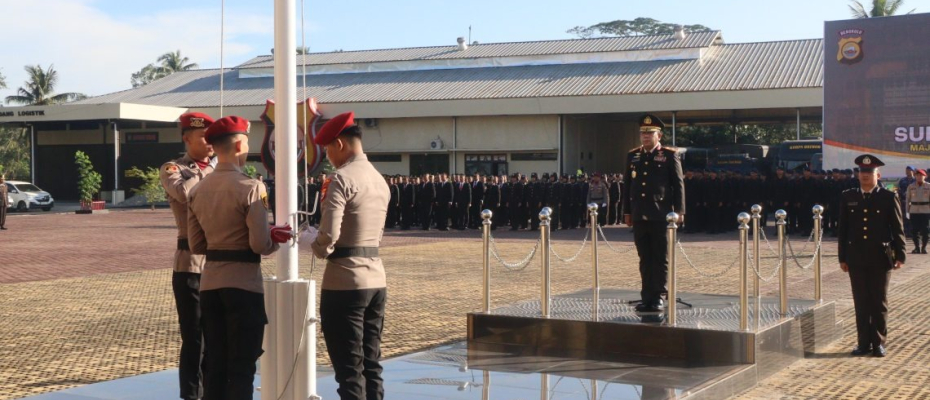 Angkat Tema “Maju Bersama Indonesia Raya”, Wakapolda Bengkulu Pimpin Upacara Bendera Memperingati Hari Sumpah Pemuda ke-96