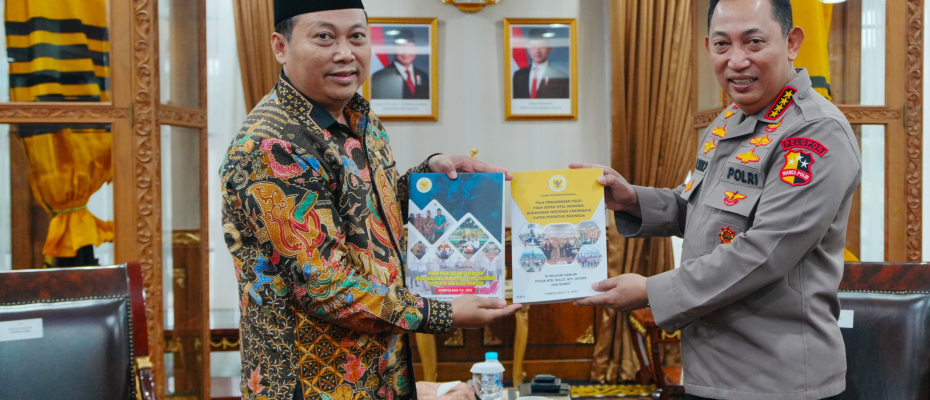 Temui Kapolri, Mohammad Dawam Serahkan Tiga Hasil Penelitian dan Rekomendasi Kompolnas                                      