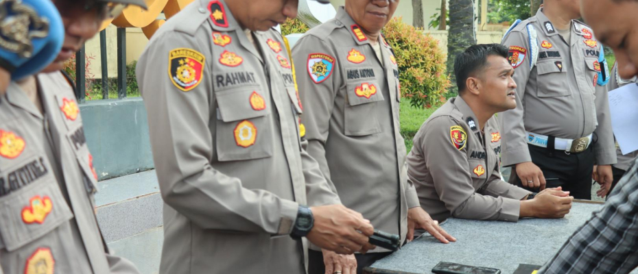 Polres Bengkulu Selatan Lakukan Pengecekan Senpi Guna Tingkatkan Profesionalisme dan Keamanan