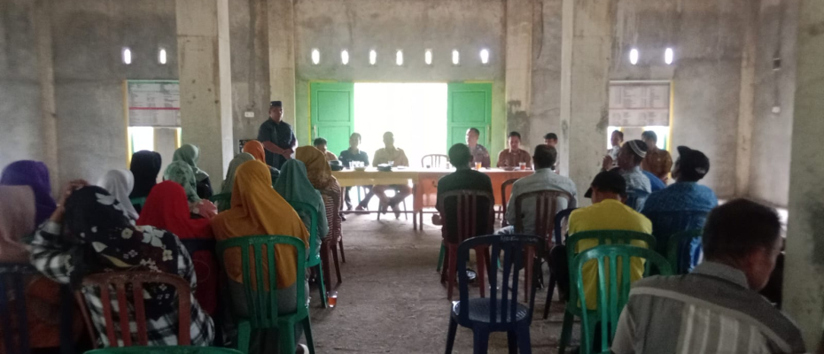 Kanit Binmas Polsek Kedurang Ilir Hadiri MusrenbangDes untuk Rencana Kerja Tahun 2025