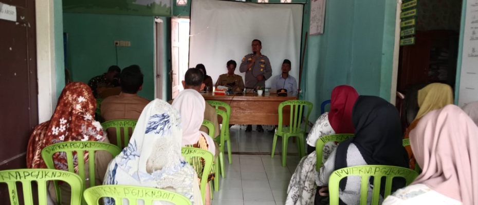 Kapolsek Pino Raya dan Kanit Binmas Hadiri Rapat Lintas Program di Puskesmas Pagar Gading