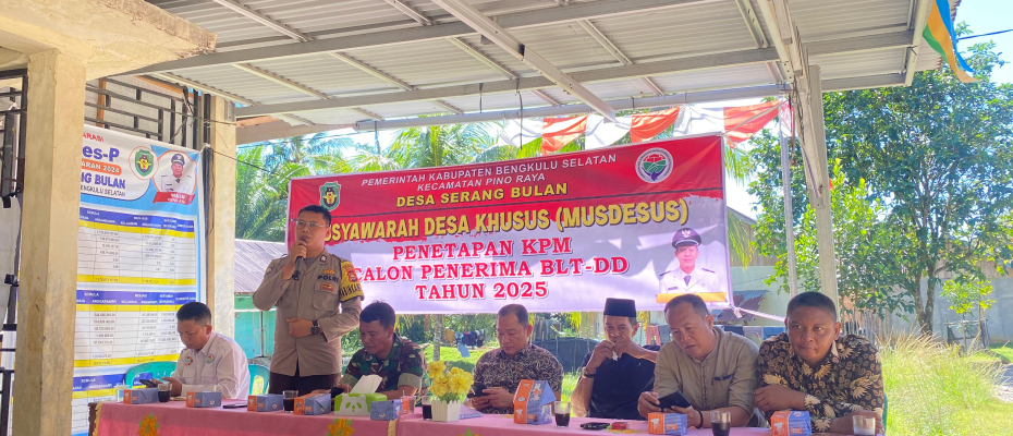 Bhabinkamtibmas Polsek Pino Raya Hadiri Musyawarah Penetapan Calon Penerima BLT Desa Serang Bulan