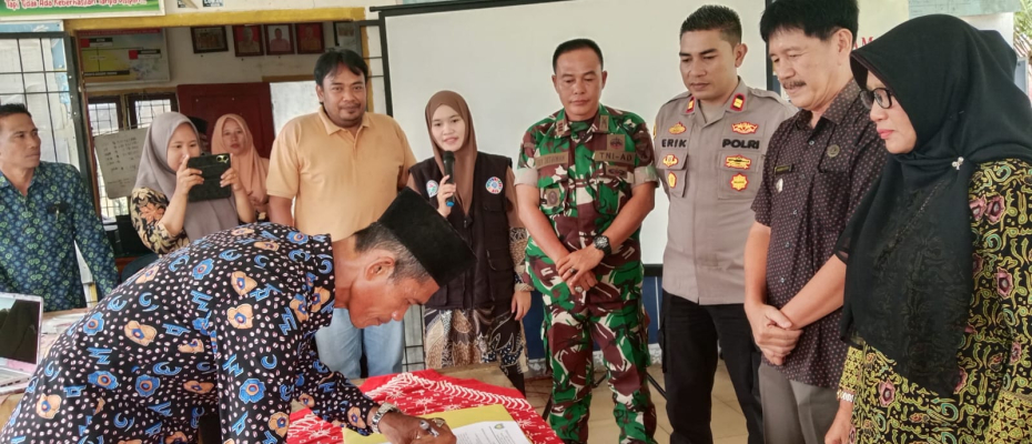 Bhabinkamtibmas Polsek Kota Manna Hadiri Musyawarah Penetapan Calon Penerima BLT Desa Gelumbang