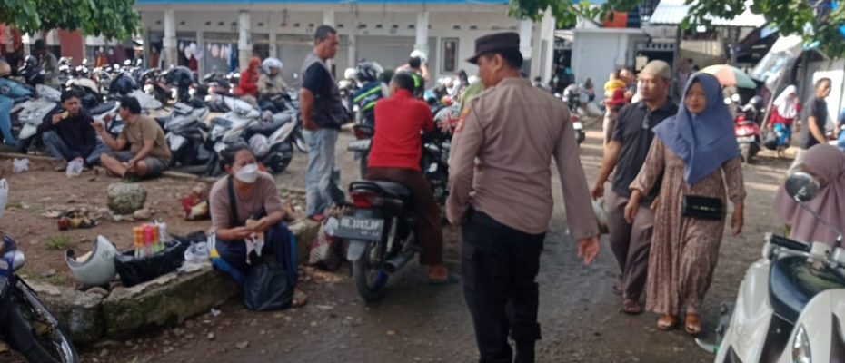 Bhabinkamtibmas Polsek Kota Manna Laksanakan Sambang Door to Door dan Cooling System di Desa Binaan
