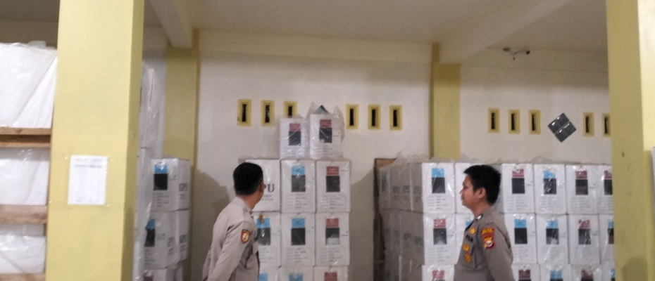 Polres Bengkulu Selatan Siagakan Personil PAM, Amankan Gudang Logistik KPU BS Selama 1x24 Jam