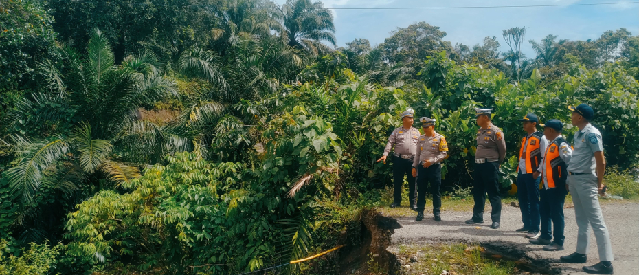 Satlantas Polres Bengkulu Selatan Lakukan Koordinasi dan Pengecekan Rawan Banjir dan Longsor Jelang Libur Bersama