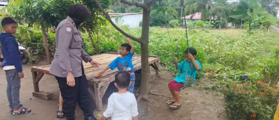Bhabinkamtibmas Polsek Kampung Melayu Tingkatkan Keamanan Melalui Sambang DDS di Padang Serai