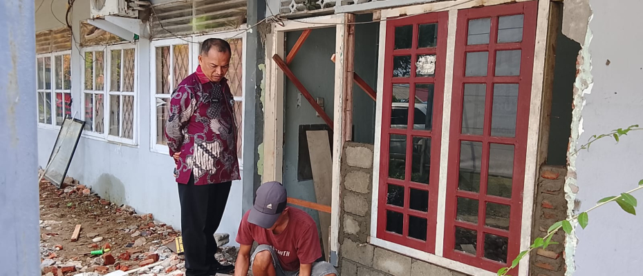 ,